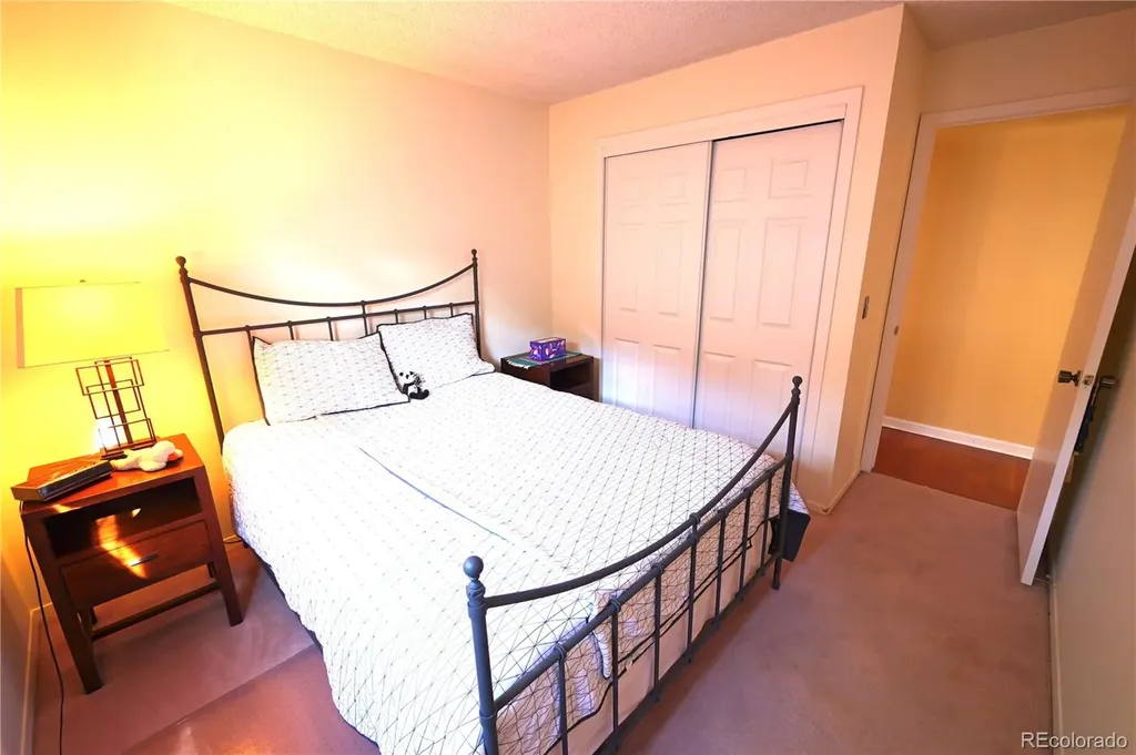 3040 S Roslyn Street Denver CO 80231