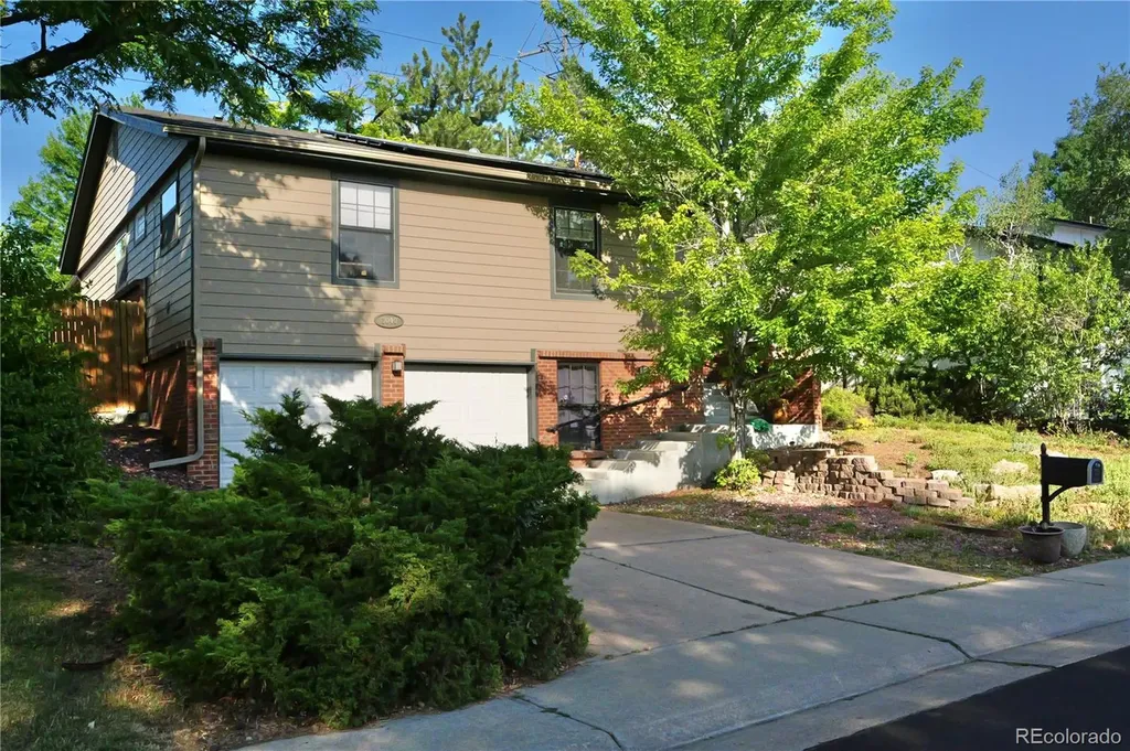 3040 S Roslyn Street Denver CO 80231