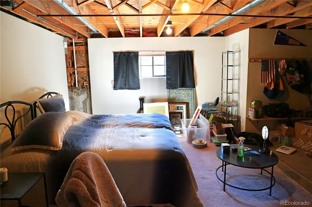 3040 S Roslyn Street Denver CO 80231