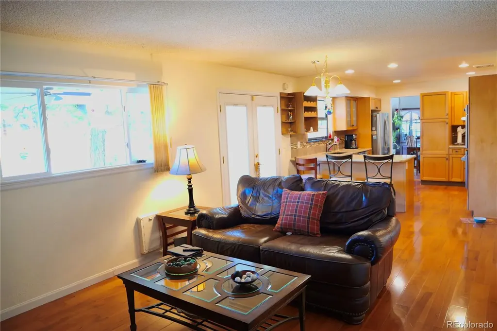 3040 S Roslyn Street Denver CO 80231