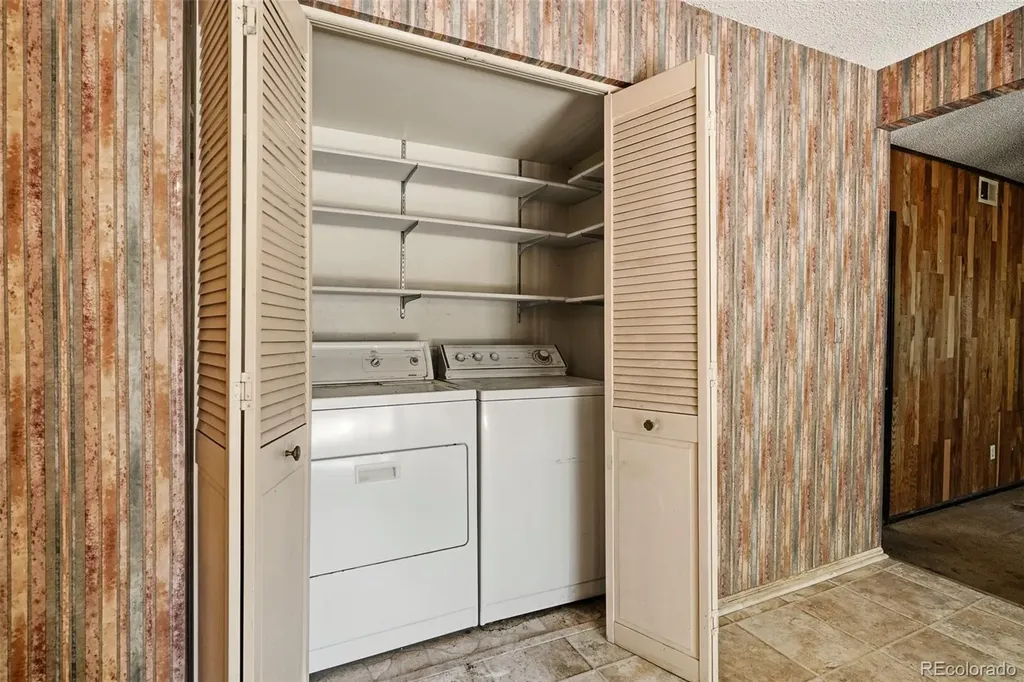 5492 S Richfield Way Centennial CO 80015