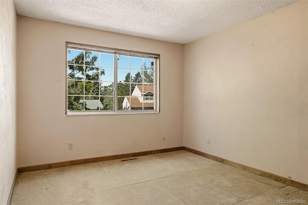 5492 S Richfield Way Centennial CO 80015