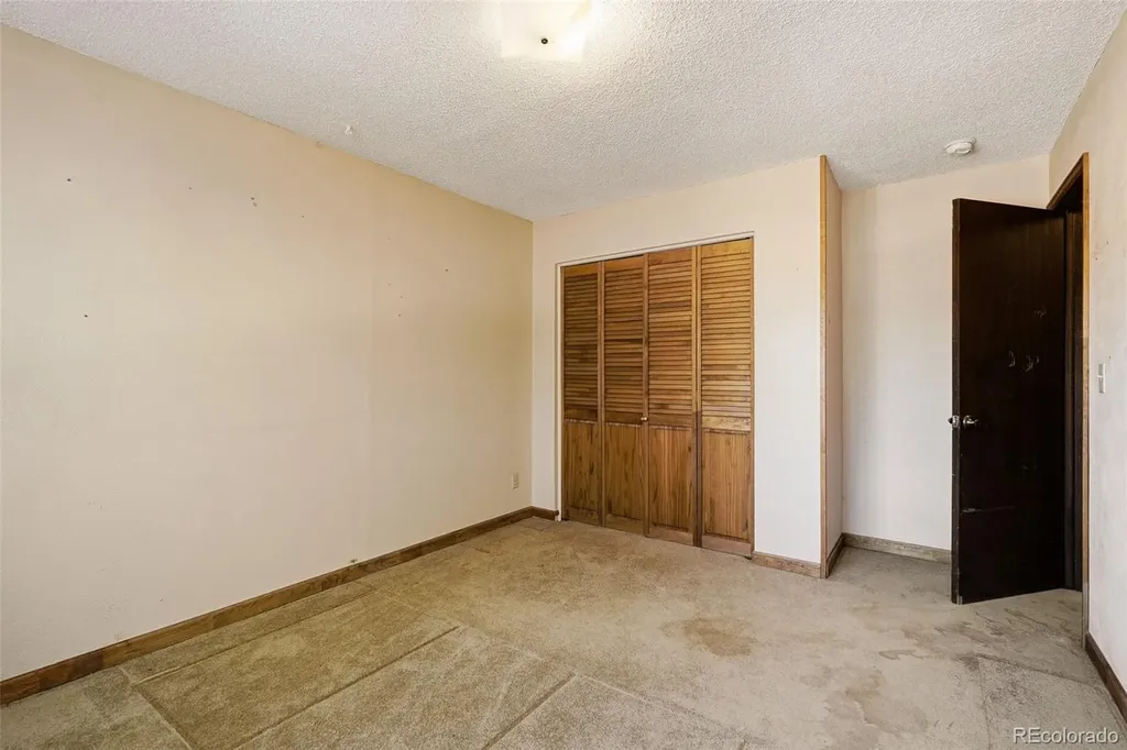 5492 S Richfield Way Centennial CO 80015