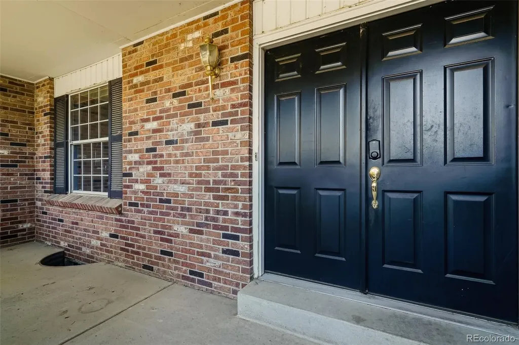 5492 S Richfield Way Centennial CO 80015