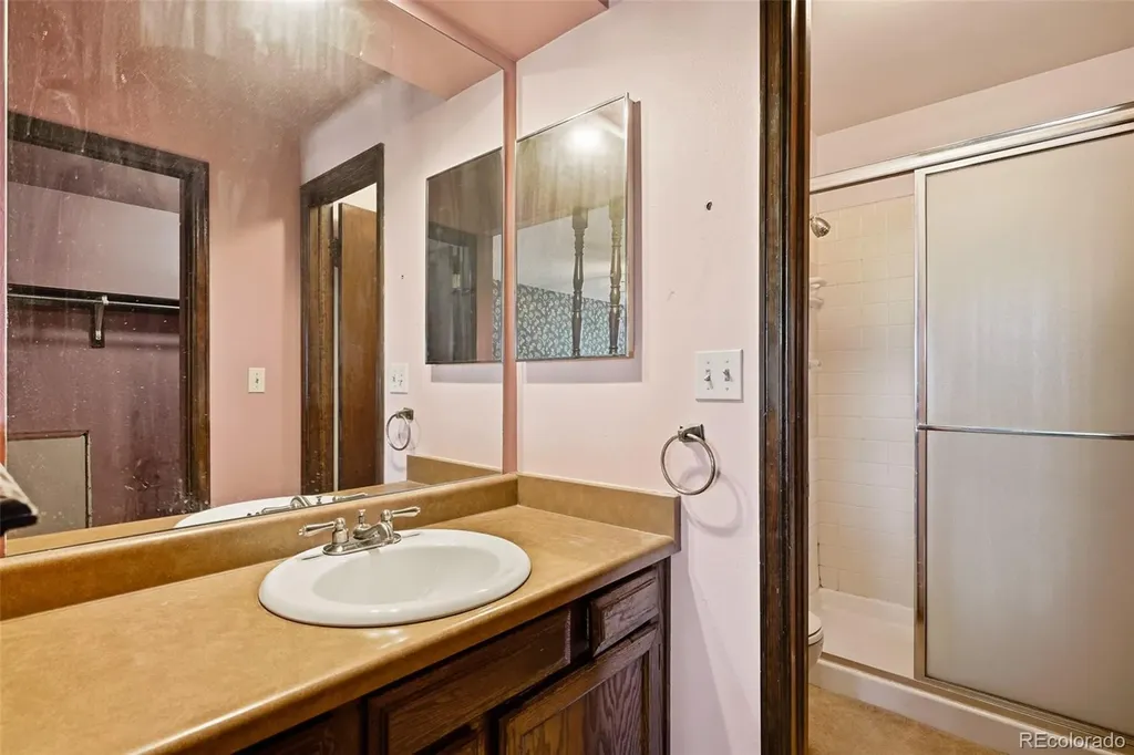 5492 S Richfield Way Centennial CO 80015
