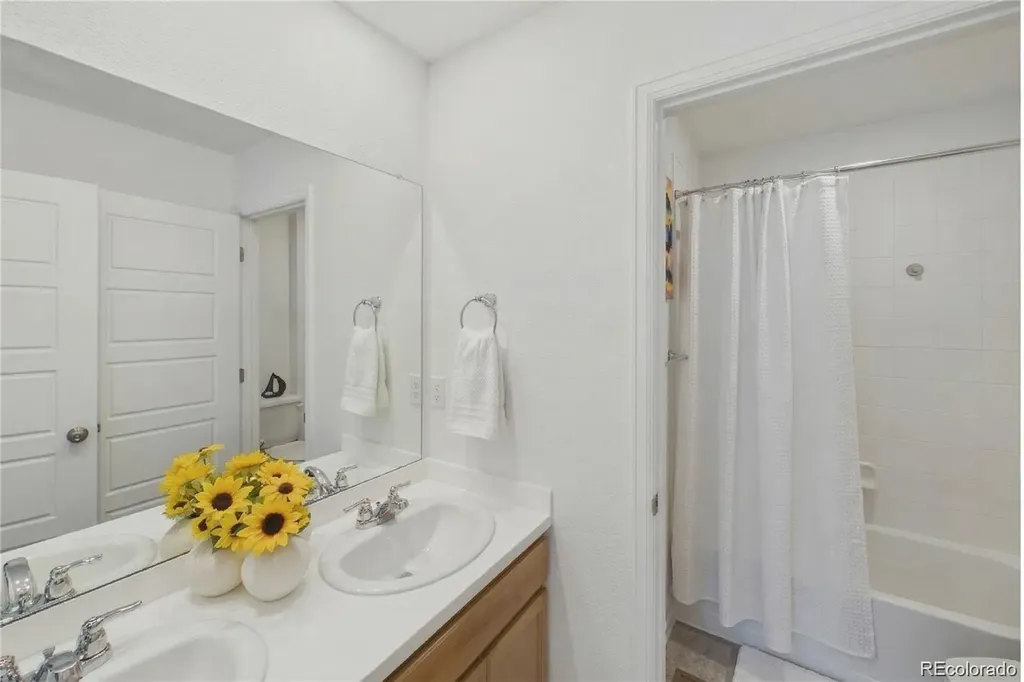 3337 N Duquesne Way Aurora CO 80019