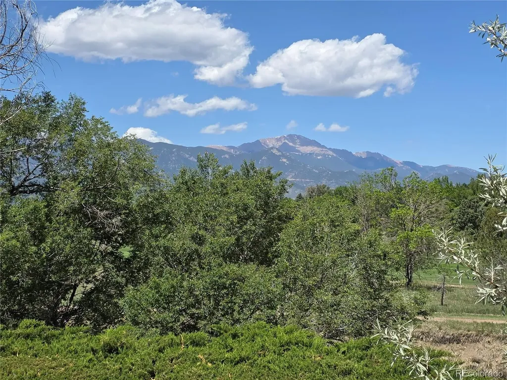 538 Lakewood Circle Colorado Springs CO 80910