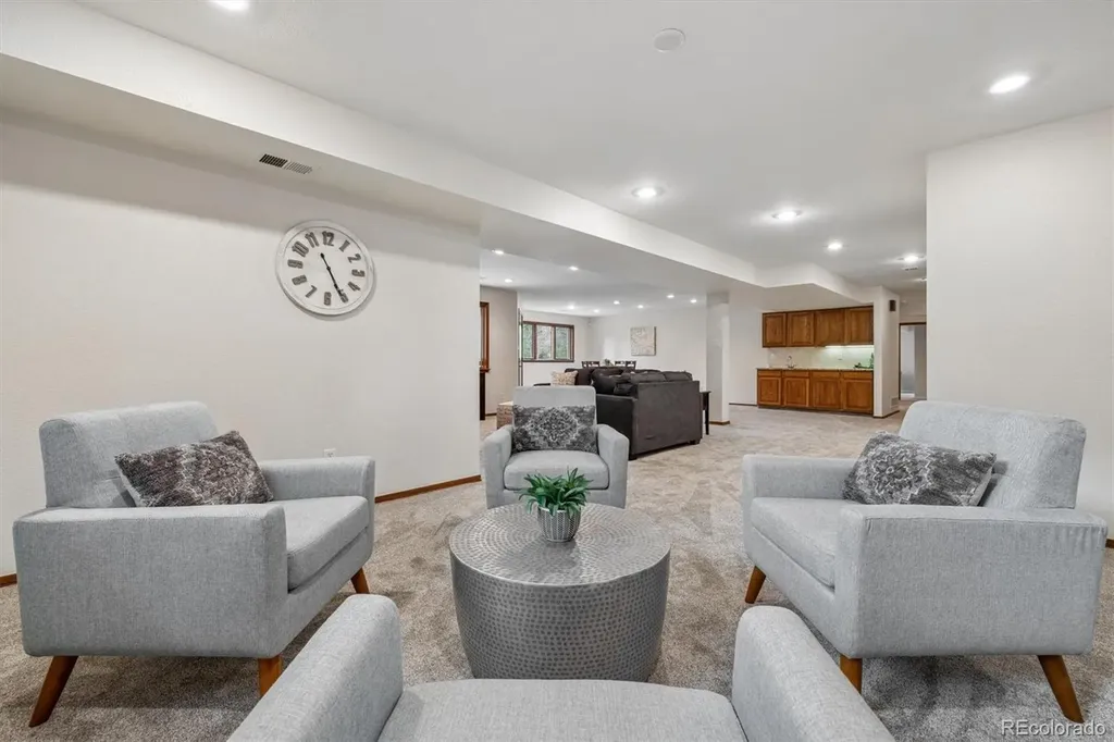 2615 Oak Drive Lakewood CO 80215