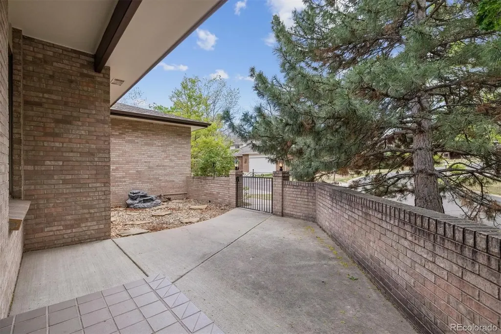 2615 Oak Drive Lakewood CO 80215