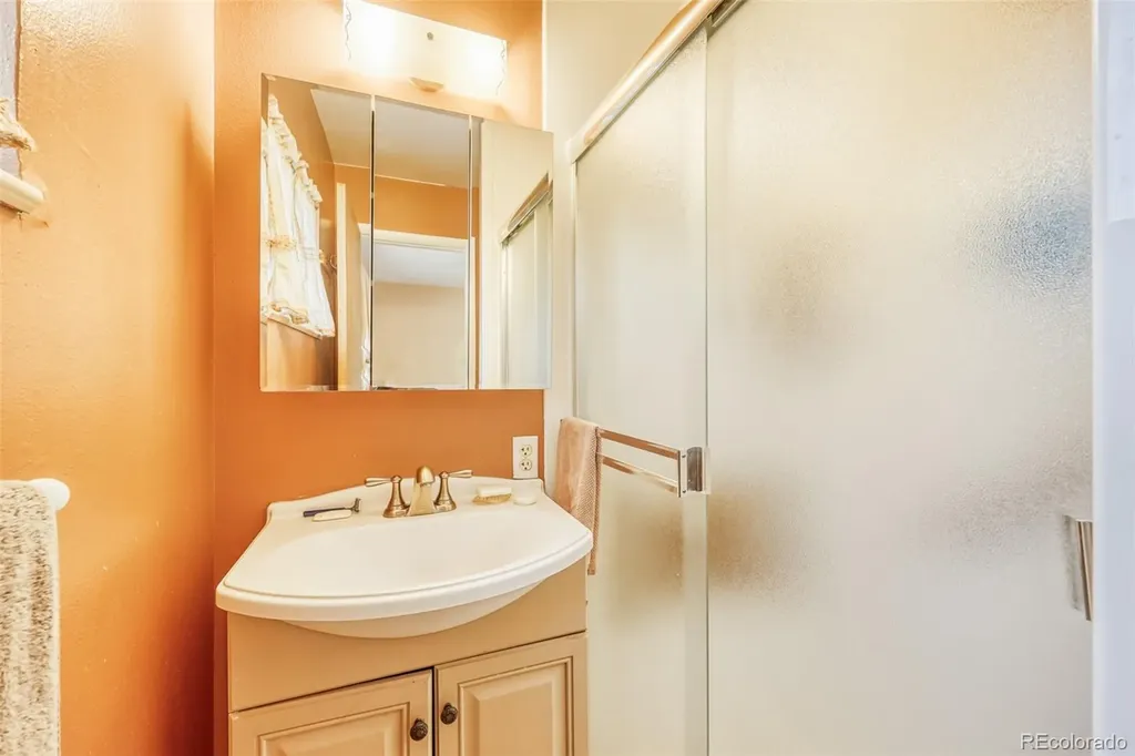 5164 W Columbia Place Denver CO 80236