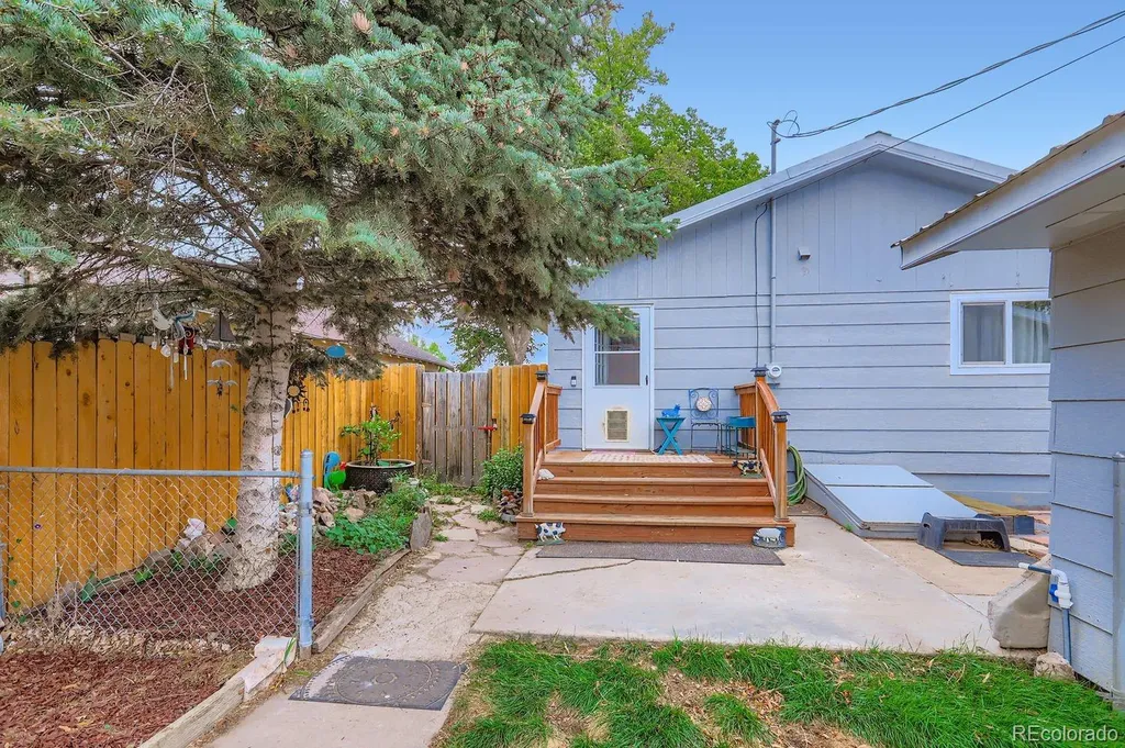 242 Todd Avenue La Salle CO 80645