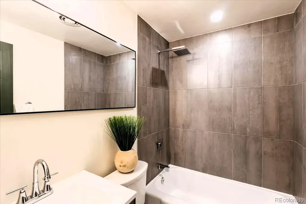 8620 W 52nd Avenue Arvada CO 80002