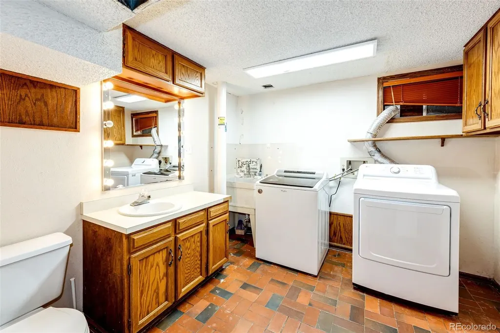 2624 S Field Street Lakewood CO 80227