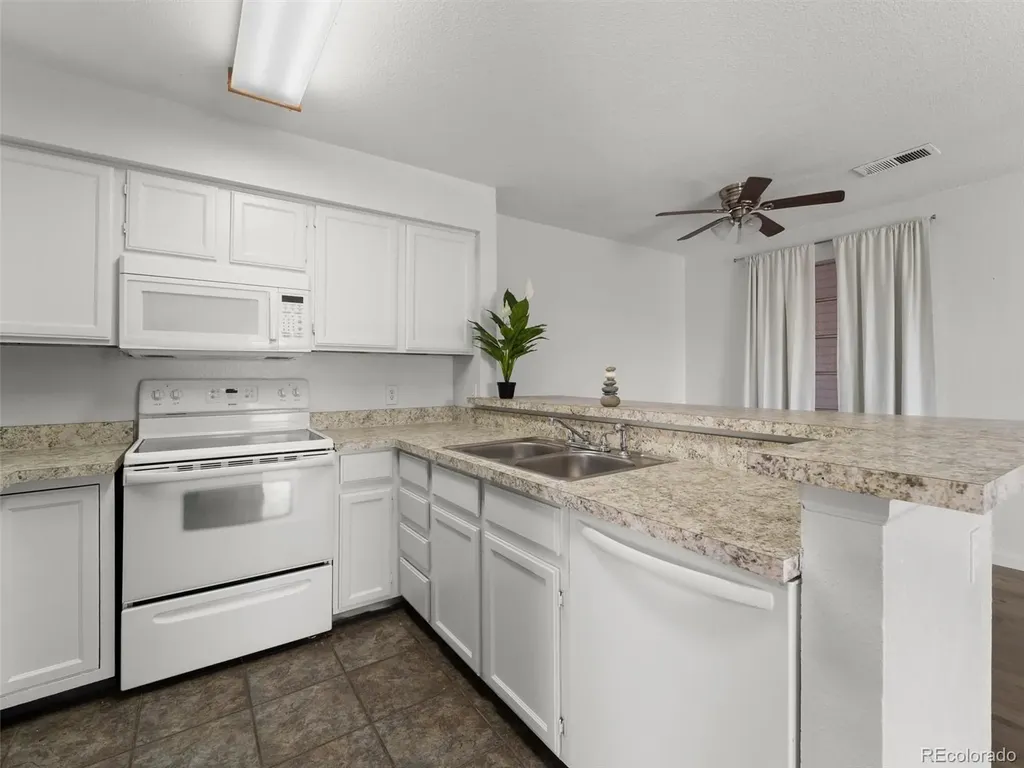 4460 S Pitkin Street Aurora CO 80015