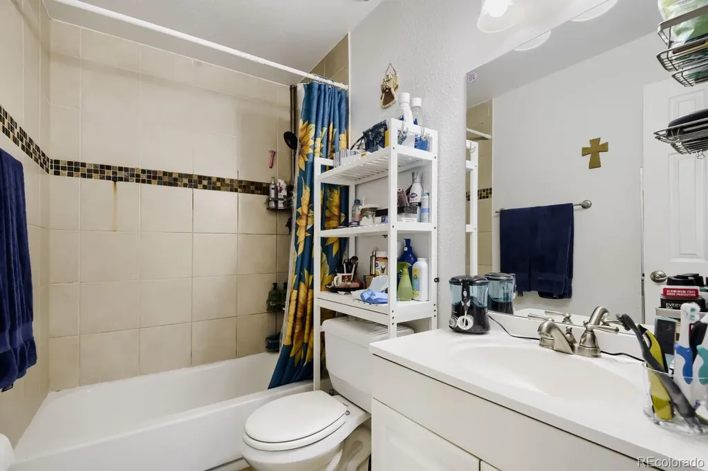 5388 Billings Street Denver CO 80239