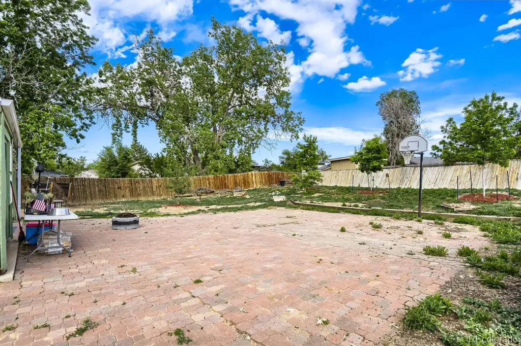 5388 Billings Street Denver CO 80239