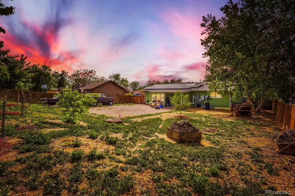 5388 Billings Street Denver CO 80239