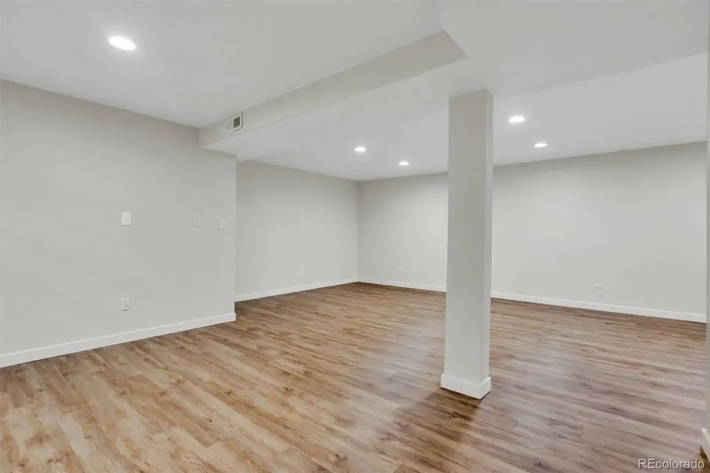 6986 E Louisiana Avenue Denver CO 80224