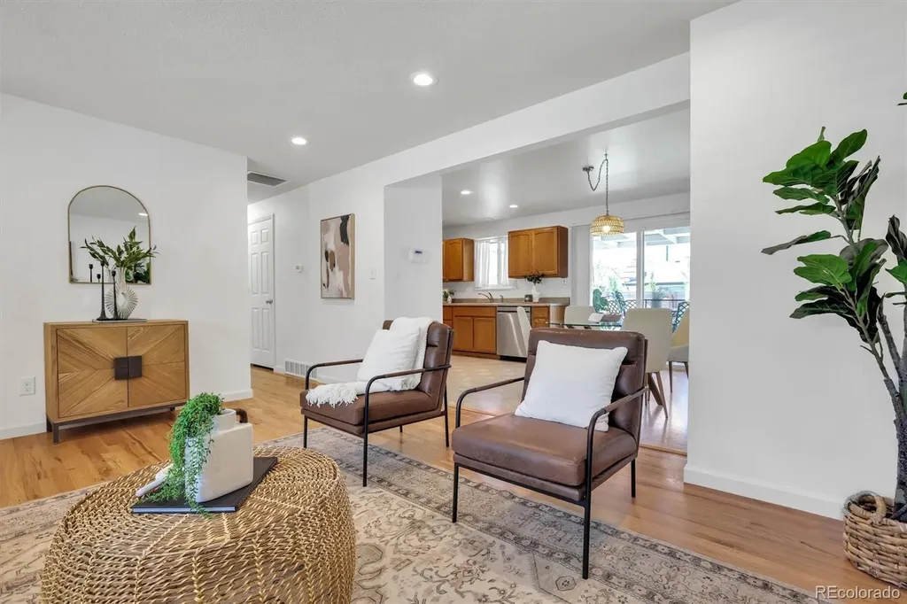 6986 E Louisiana Avenue Denver CO 80224