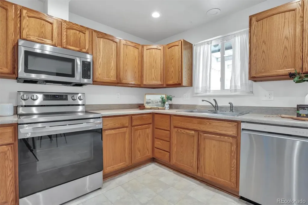 6986 E Louisiana Avenue Denver CO 80224