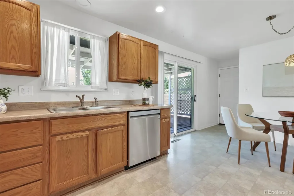 6986 E Louisiana Avenue Denver CO 80224