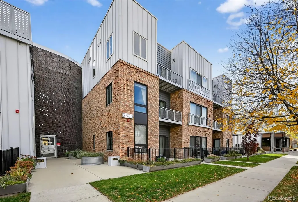 2530 Lawrence Street Denver CO 80205