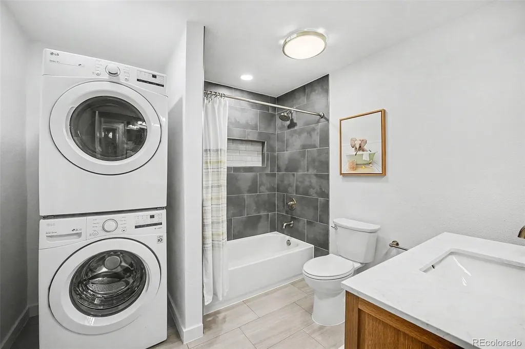 2210 S Hooker Way Denver CO 80219