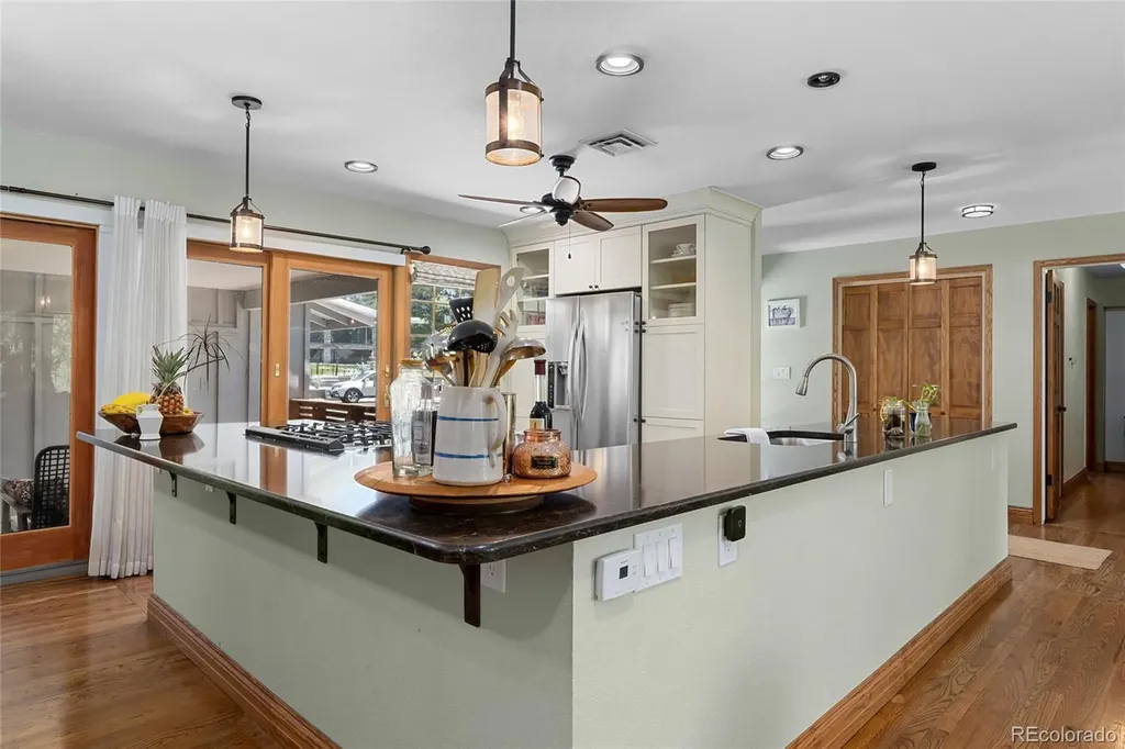6641 S Hill Way Littleton CO 80120