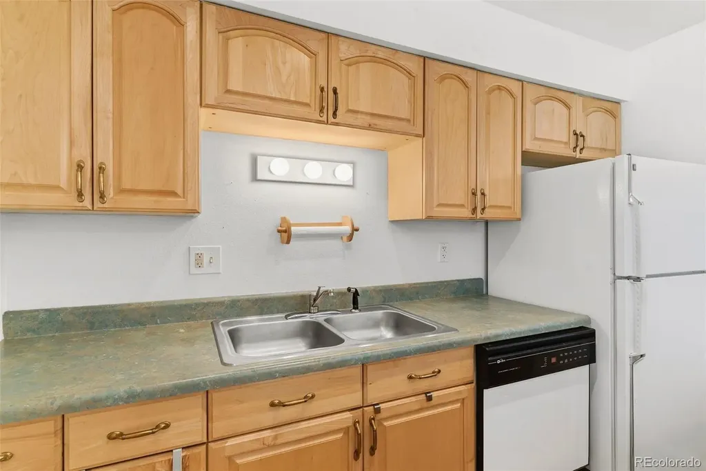 3351 S Field Street Lakewood CO 80227