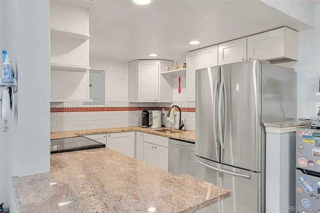8225 Fairmount Drive Denver CO 80247