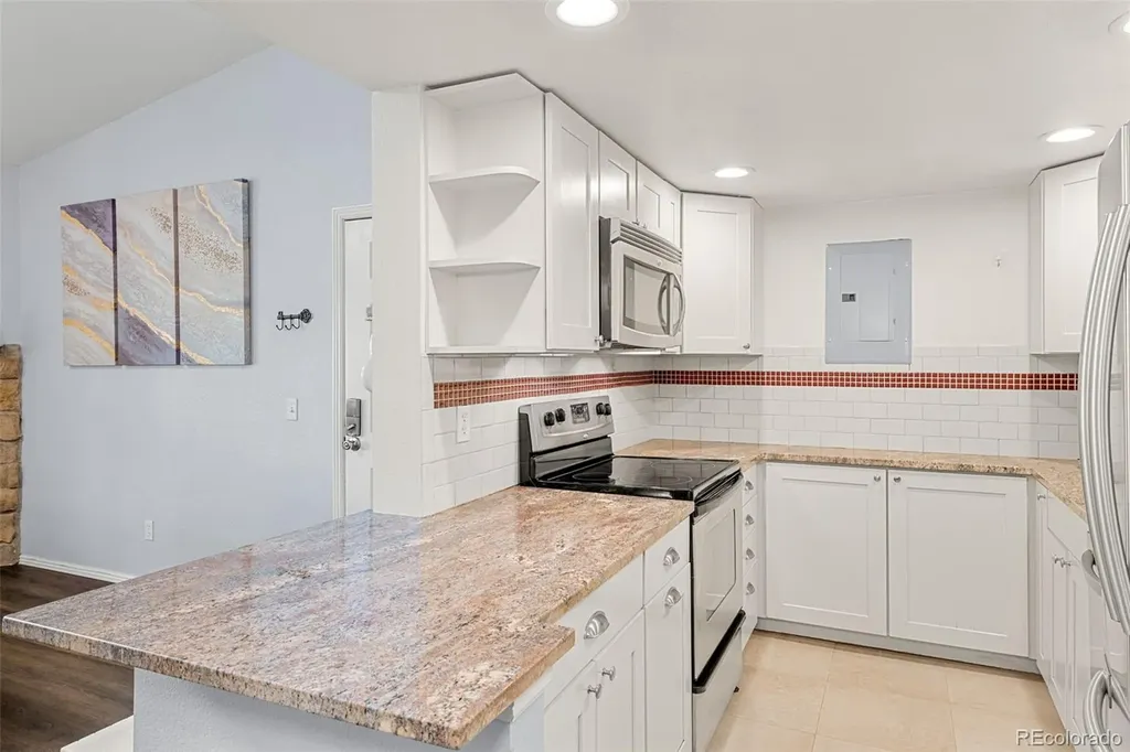 8225 Fairmount Drive Denver CO 80247