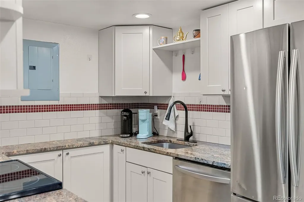 8225 Fairmount Drive Denver CO 80247