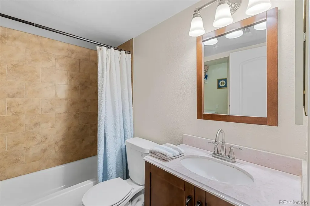8225 Fairmount Drive Denver CO 80247