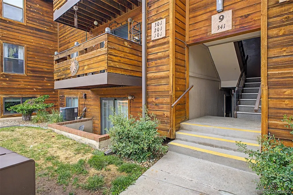 341 Wright Street Lakewood CO 80228