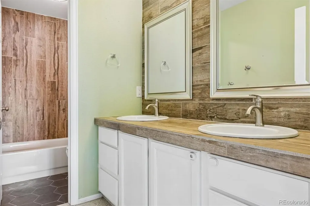 2706 S Cole Court Lakewood CO 80228