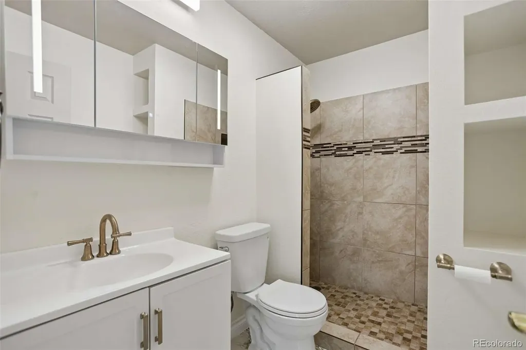 9801 Garrison Court Broomfield CO 80021