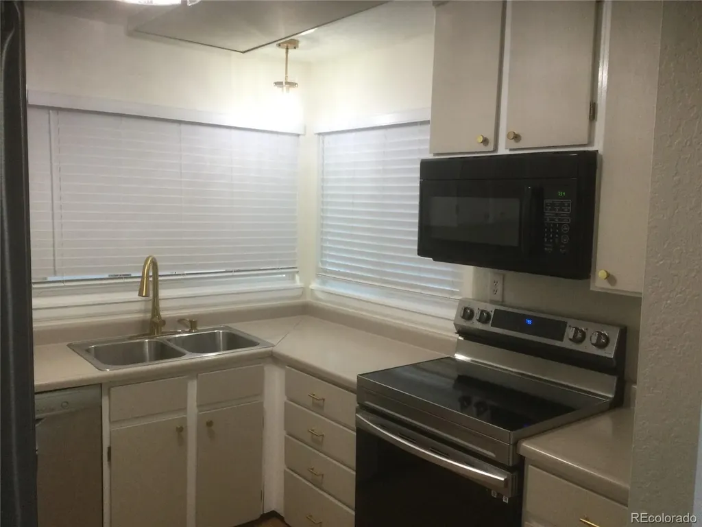 9801 Garrison Court Broomfield CO 80021