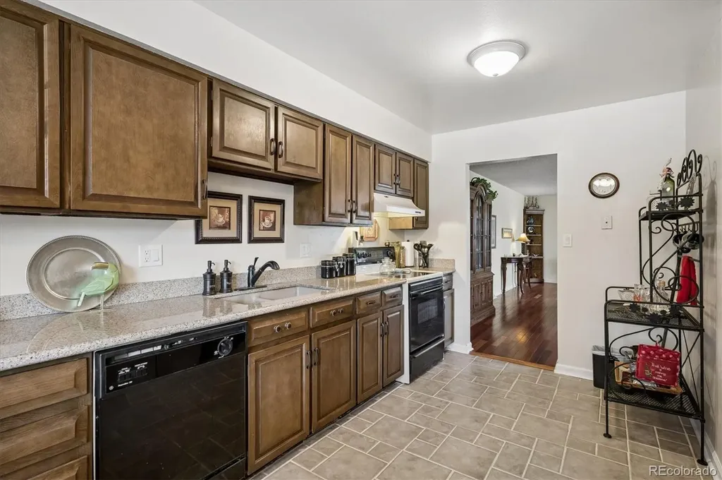 7335 W Maple Drive Lakewood CO 80226