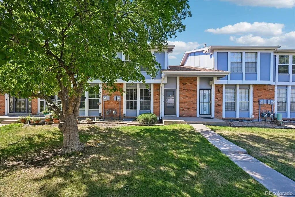 178 Paris Circle Aurora CO 80011