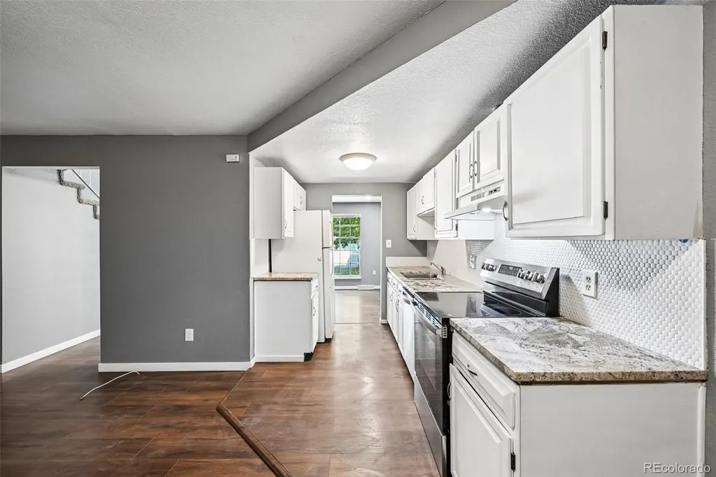 178 Paris Circle Aurora CO 80011