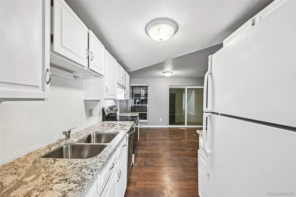 178 Paris Circle Aurora CO 80011