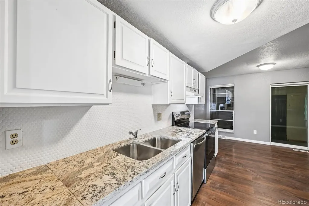 178 Paris Circle Aurora CO 80011
