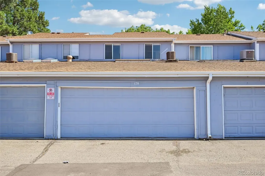 178 Paris Circle Aurora CO 80011