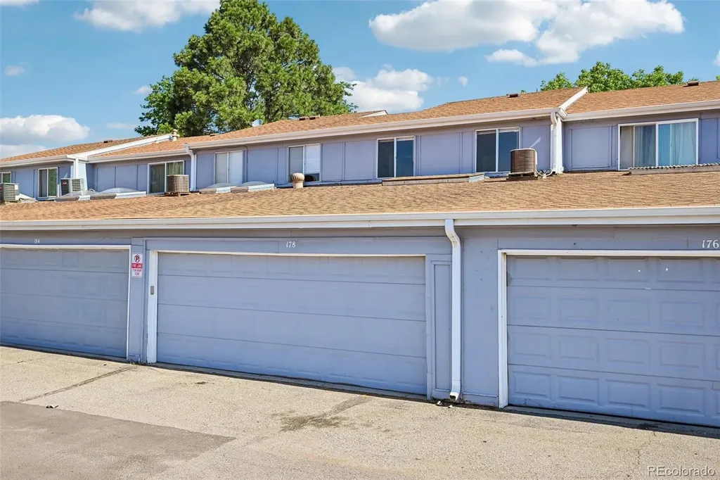 178 Paris Circle Aurora CO 80011