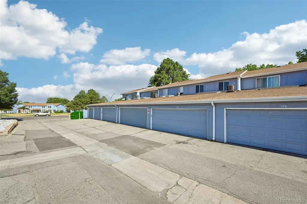 178 Paris Circle Aurora CO 80011