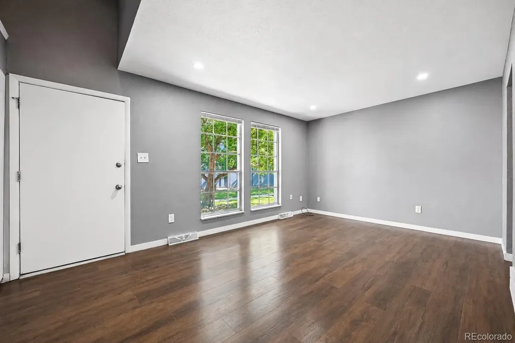 178 Paris Circle Aurora CO 80011