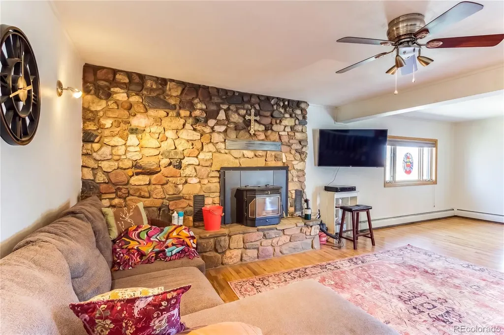 137 Cucharas Street La Veta CO 81055