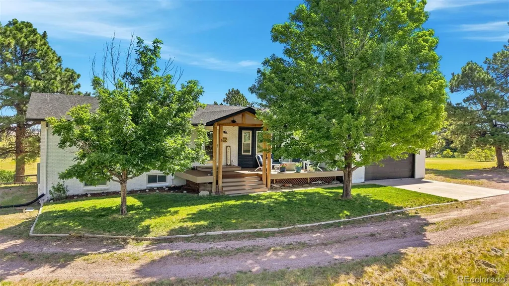 2355 Pinto Trail Elizabeth CO 80107