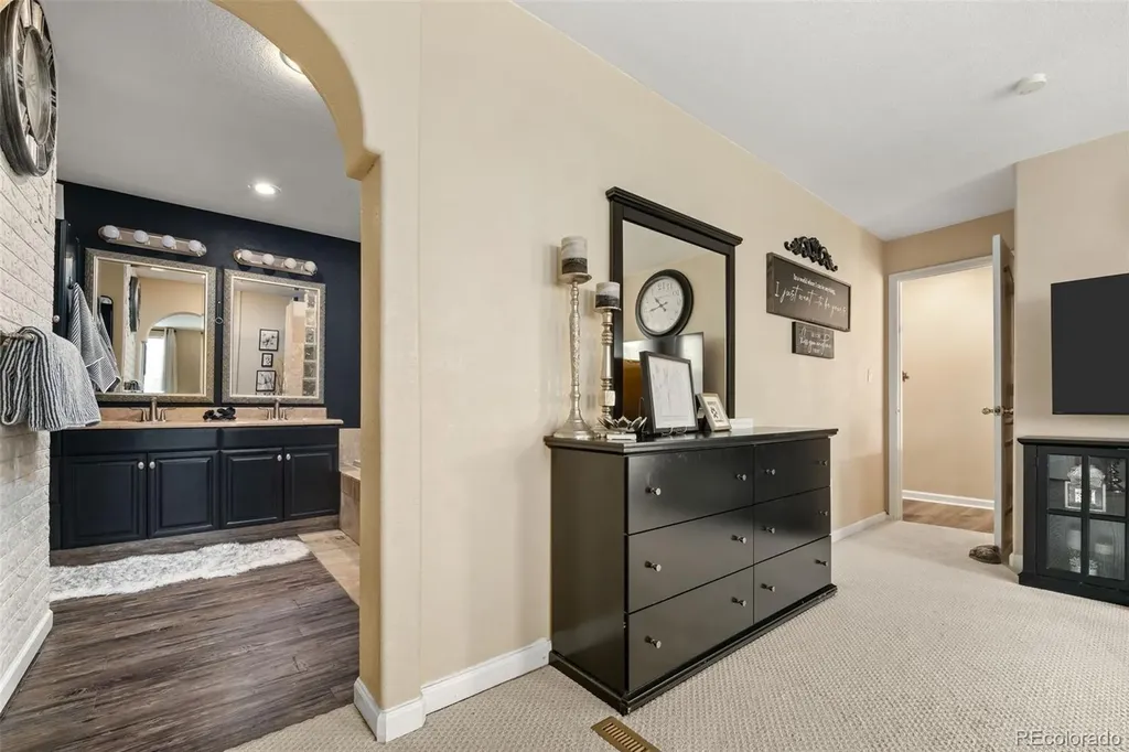 6691 S Abilene Way Centennial CO 80111