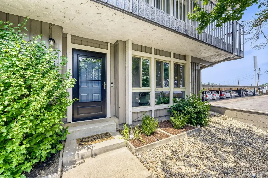 6495 E Happy Canyon Road Denver CO 80237